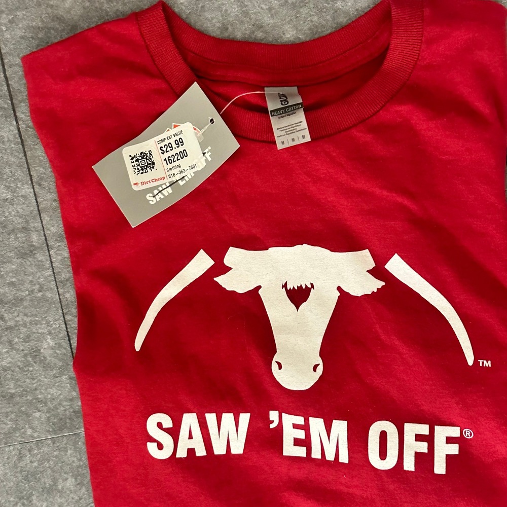 Saw 'Em Off T-Shirt Medium Gildan Heavy Cotton Red Graphic Tee Texas